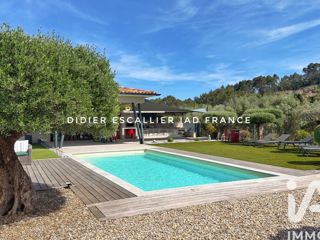 Vente  Maison de 233 m² à Solliès Pont 1 300 000 euros