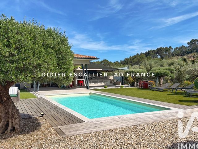 Vente  Maison de 233 m² à Solliès Pont 1 300 000 euros Réf: SFN-2032400