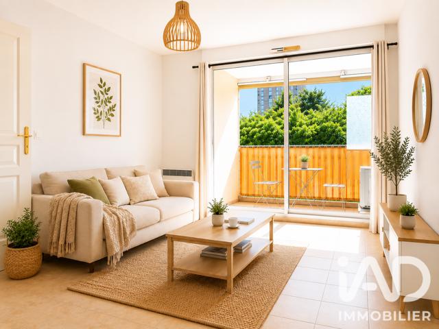 Vente  Appartement T2  de 46 m² à Toulon 154 900 euros Réf: SFN-2087854