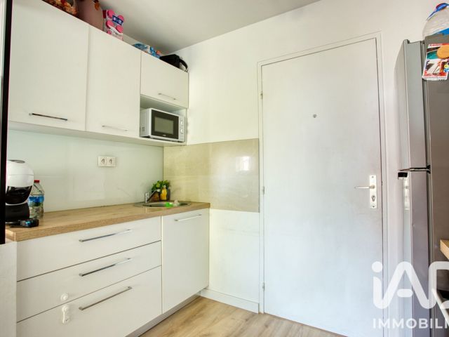 Vente  Appartement F2  de 25 m² à Fréjus 129 000 euros Réf: SFN-2059342