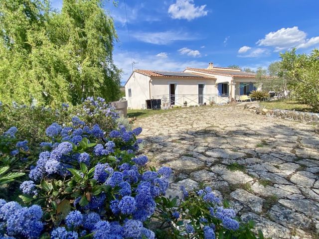 Vente  Maison de 130 m² à Pourrières 599 000 euros Réf: SFN-2003708