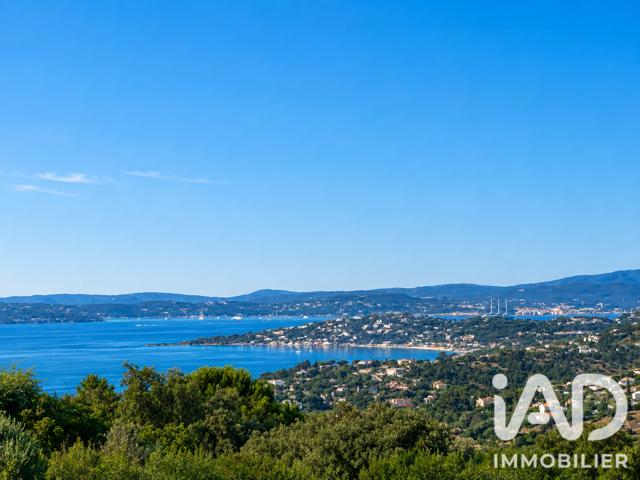Vente  Appartement T3  de 68 m² à Roquebrune sur Argens 367 500 euros Réf: SFN-2092464