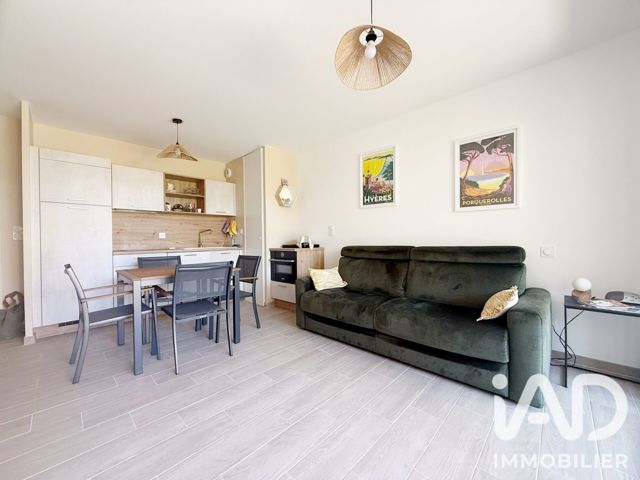 Vente  Studio de 26 m² à Hyères 220 000 euros Réf: SFN-2092755