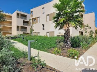 Vente  Appartement T4  de 88 m² à Hyères 341 000 euros Réf: SFN-2094943