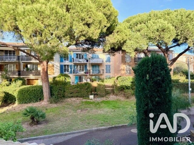Vente  Appartement F2  de 48 m² à Saint Raphaël 175 000 euros Réf: SFN-2095072