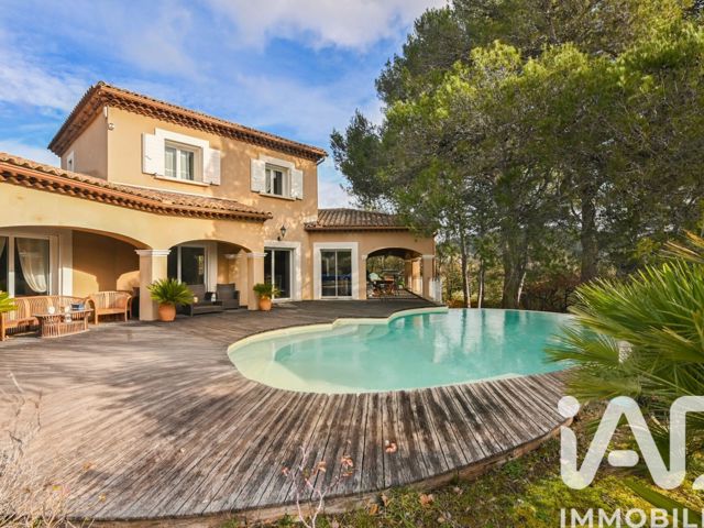 Vente  Maison de 210 m² à Saint Zacharie 950 000 euros Réf: SFN-1935500