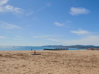 Vente  Local commercial de 52 m² à Fréjus 146 904 euros