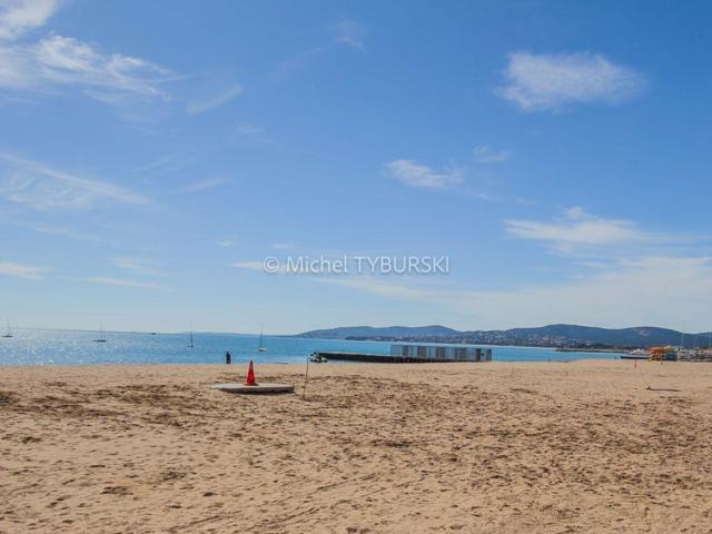 Vente  Local commercial de 52 m² à Fréjus 146 904 euros Réf: SFN-1967968