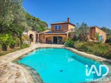 Vente  Maison de 118 m² à Solliès Pont 570 000 euros