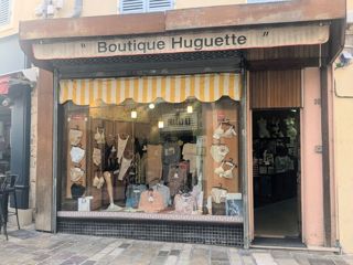 Vente  Local commercial de 35 m² à Hyères 28 480 euros
