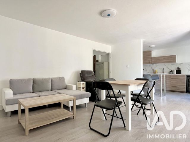 Vente  Appartement F3  de 62 m² à Hyères 225 000 euros Réf: SFN-2097794