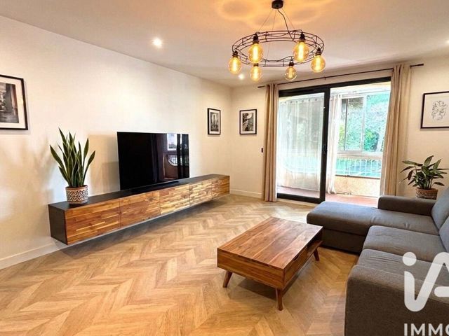 Vente  Appartement F3  de 66 m² à Fréjus 245 000 euros Réf: SFN-2098937