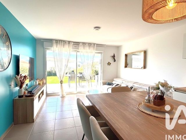 Vente  Appartement T3  de 63 m² à Puget sur Argens 359 000 euros Réf: SFN-2099064