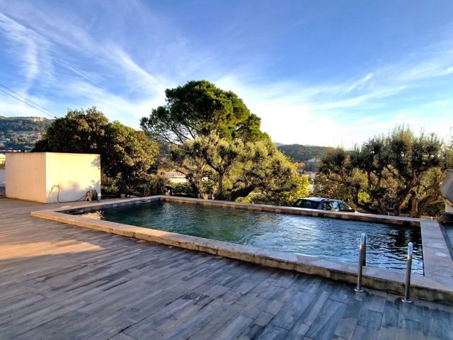 Vente  Maison de 125 m² à Ollioules 630 000 euros Réf: SFN-2094384