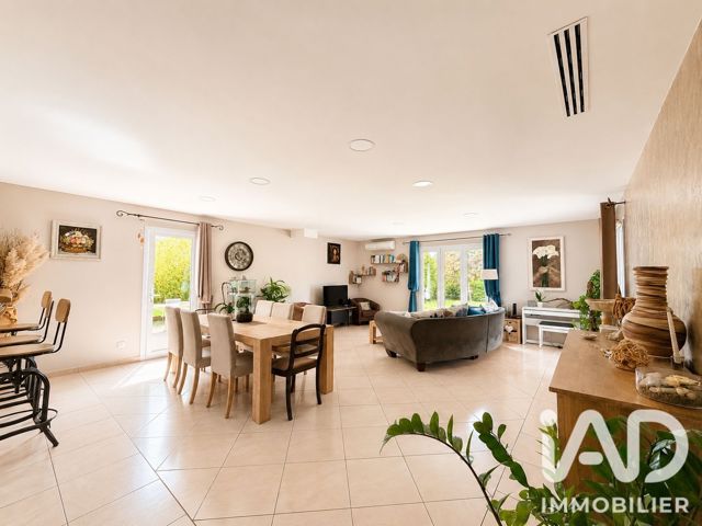 Vente  Maison de 158 m² à Saint Maximin la Sainte Baume 625 000 euros Réf: SFN-2099651