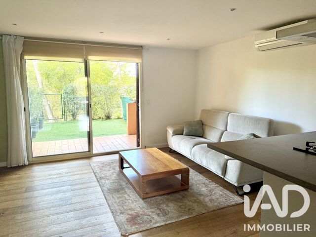 Vente  Appartement F2  de 40 m² à Saint Raphaël 249 000 euros Réf: SFN-2101694