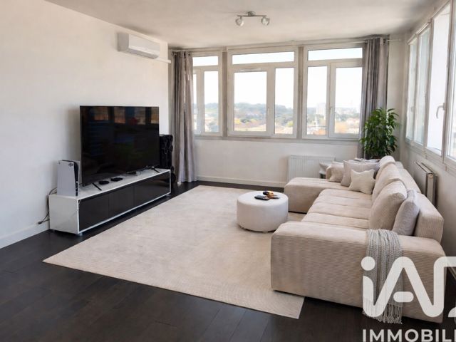 Vente  Appartement T3  de 79 m² à Toulon 159 000 euros Réf: SFN-2075097
