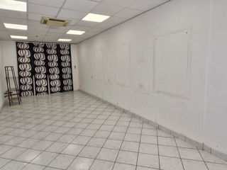 Vente  Local commercial de 45 m² à Hyères 179 000 euros Réf: SFN-2102726