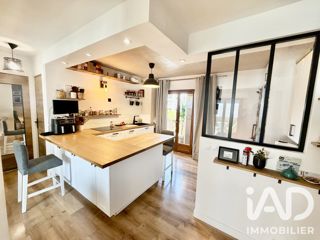 Vente  Appartement T3  de 58 m² à Toulon 187 500 euros Réf: SFN-2096581