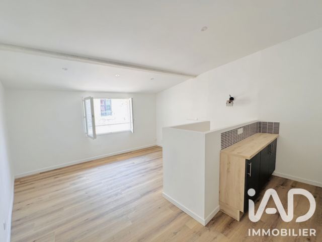 Vente  Appartement F3  de 55 m² à Callas 90 000 euros Réf: SFN-2078927