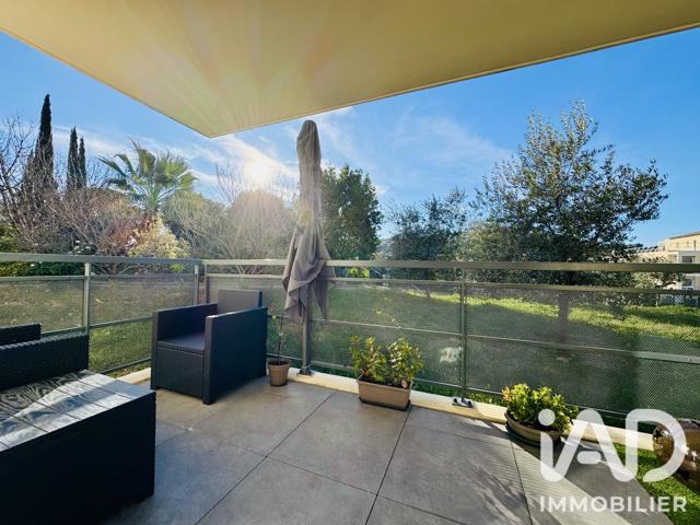Vente  Appartement T3  de 62 m² au Castellet 330 000 euros Réf: SFN-2102696