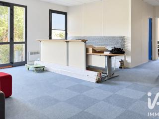 Vente  Local commercial de 210 m² à La Seyne 637 000 euros Réf: SFN-2103041