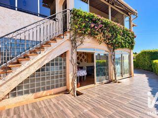 Vente  Maison de 192 m² à Carqueiranne 769 600 euros Réf: SFN-2097380