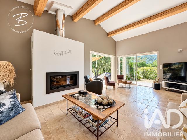 Vente  Maison de 170 m² à Solliès Toucas 699 000 euros Réf: SFN-2038008