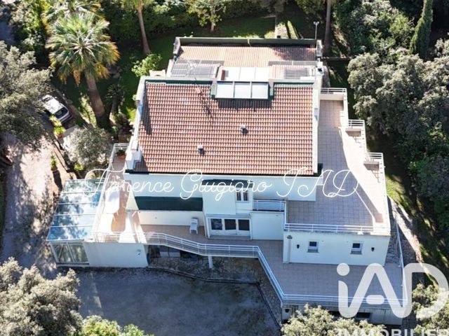 Vente  Maison de 292 m² à Sanary 1 790 000 euros Réf: SFN-1980269