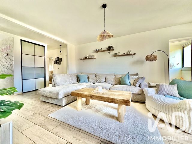 Vente  Appartement T3  de 85 m² à Puget sur Argens 240 000 euros Réf: SFN-2109976