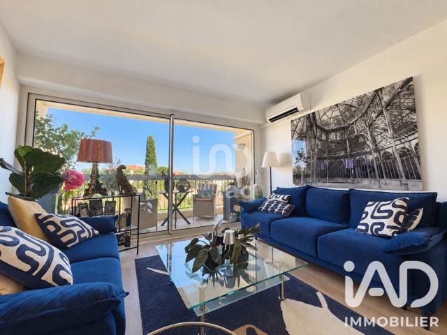 Vente  Appartement T3  de 68 m² à Fréjus 325 000 euros Réf: SFN-2110364