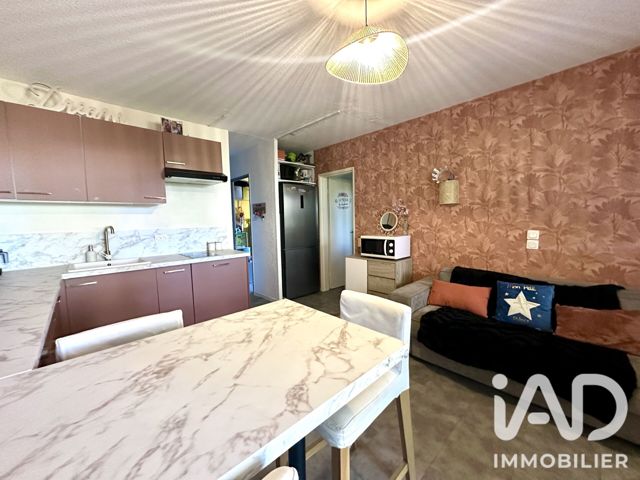Vente  Appartement T3  de 43 m² à Saint Raphaël 215 000 euros Réf: SFN-2110924