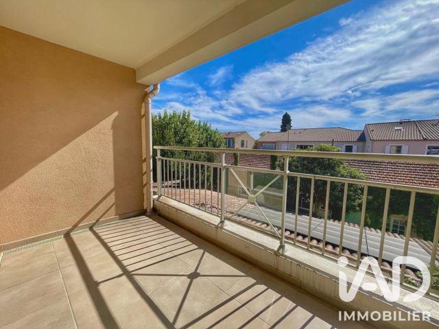 Vente  Appartement T2  de 53 m² à Cogolin 285 000 euros Réf: SFN-2107641