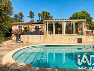 Vente  Maison de 135 m² à Signes 525 000 euros
