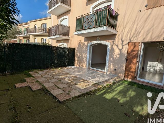 Vente  Appartement F4  de 80 m² à Roquebrune sur Argens 260 000 euros Réf: SFN-1985451