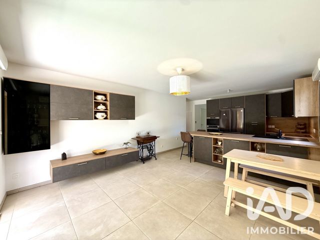 Vente  Appartement T4  de 84 m² à Cogolin 425 000 euros Réf: SFN-2111954