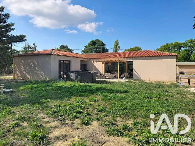 Vente  Maison de 157 m² à Plan d'Aups Sainte Baume 450 000 euros Réf: SFN-2113506