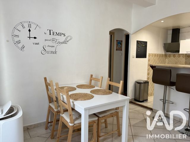 Vente  Appartement T2  de 32 m² à Collobrières 79 000 euros Réf: SFN-2069665