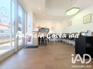 Vente  Local commercial de 185 m² à Saint Raphaël 451 500 euros