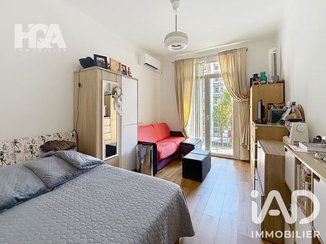 Vente  Appartement T2  de 25 m² à Toulon 118 000 euros Réf: SFN-2115276