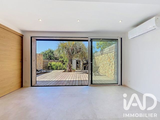 Vente  Appartement T3  de 69 m² à Hyères 479 000 euros Réf: SFN-2118161