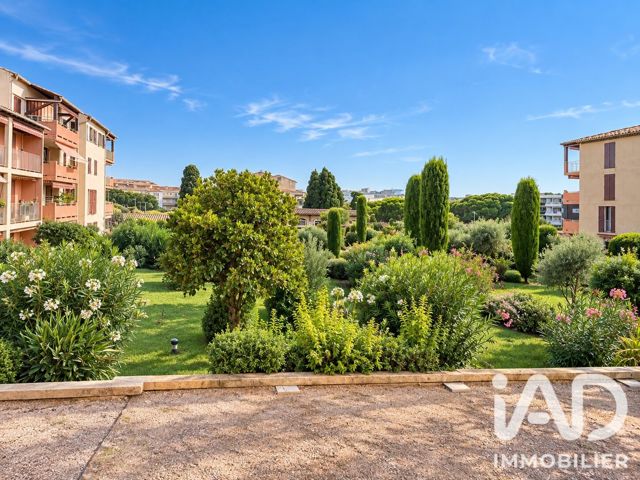 Vente  Appartement F4  de 94 m² à Sainte Maxime 325 000 euros Réf: SFN-2118493