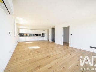 Vente  Appartement T4  de 130 m² à Toulon 439 000 euros Réf: SFN-1960979
