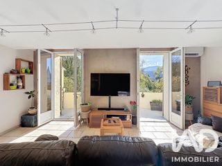 Vente  Maison de 210 m² à Saint Zacharie 430 000 euros