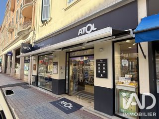 Vente  Local commercial de 252 m² à Saint Raphaël 49 000 euros