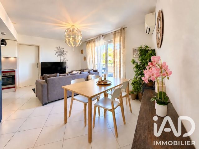 Vente  Appartement F3  de 59 m² à Sainte Maxime 330 000 euros Réf: SFN-2121371