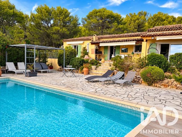 Vente  Maison de 161 m² à Roquebrune sur Argens 945 000 euros Réf: SFN-2121499