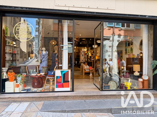 Vente  Local commercial de 130 m² à Toulon 139 920 euros Réf: SFN-2059026