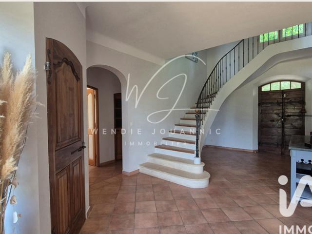Vente  Maison de 304 m² à Cuers 1 196 000 euros Réf: SFN-2046840