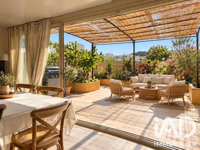 Vente  Appartement T2  de 47 m² à Toulon 199 000 euros Réf: SFN-2049156